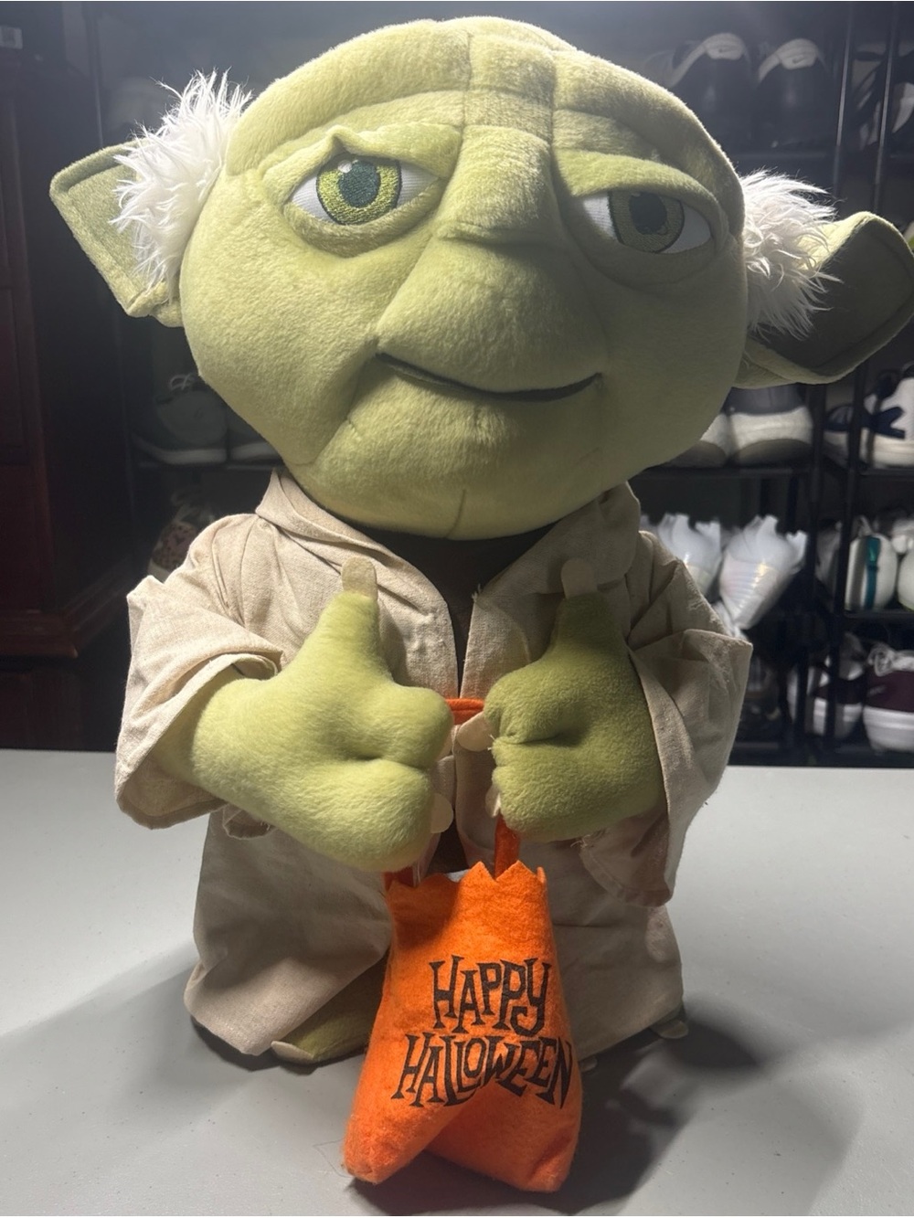 20" Disney Yoda Halloween Holding Candy Bag Greeter Gemmy Star Wars Plush